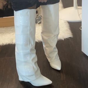 Azalea Wang Victoria Wedge Boots in White (size 10)
